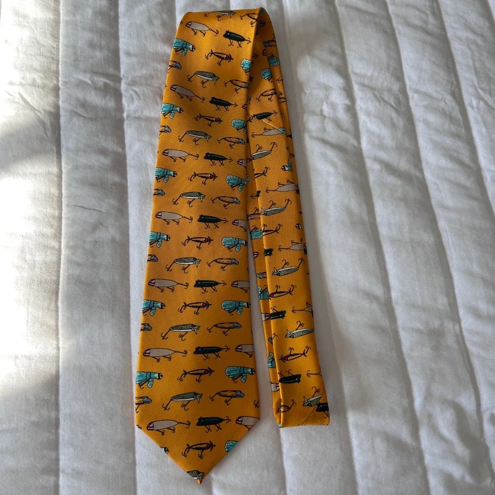 Old Navy Mens Silk Tie Mustard Yellow Fishing Lure Novelty Pattern USA Made‎